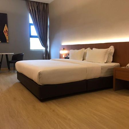 Kluang Riverview Hotel Buitenkant foto