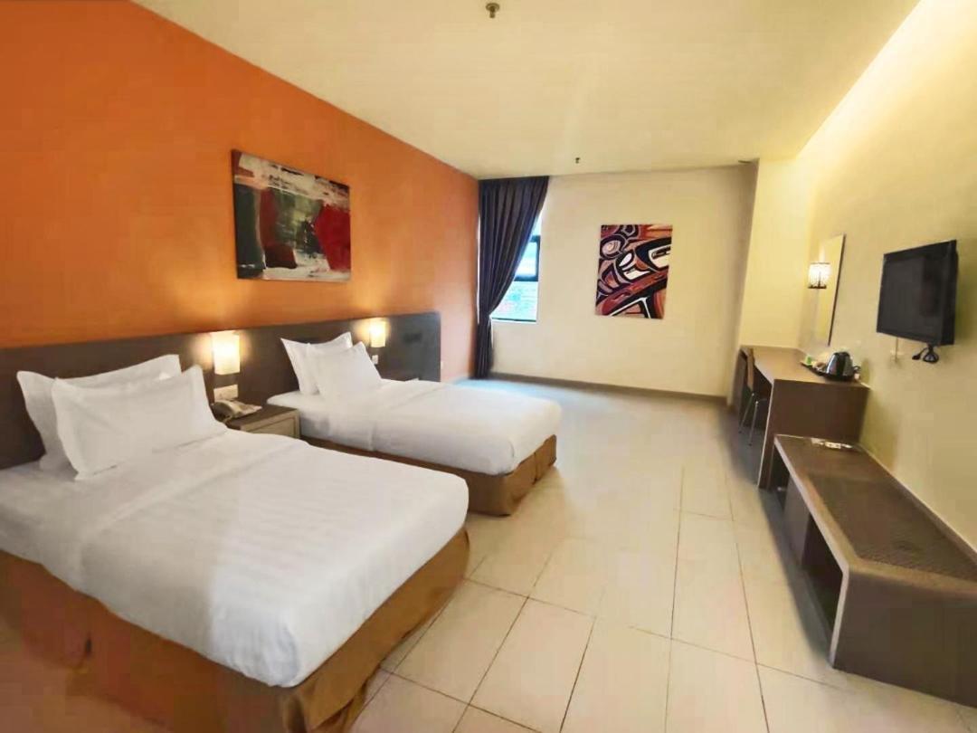 Kluang Riverview Hotel Buitenkant foto