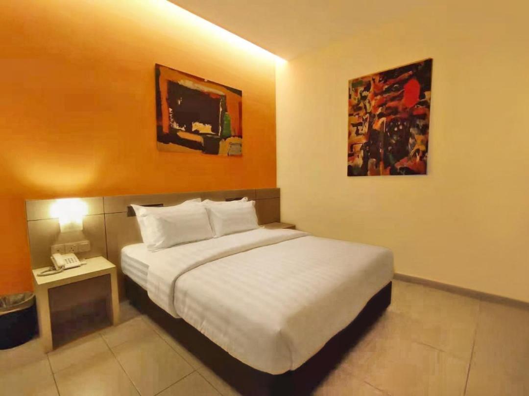 Kluang Riverview Hotel Buitenkant foto