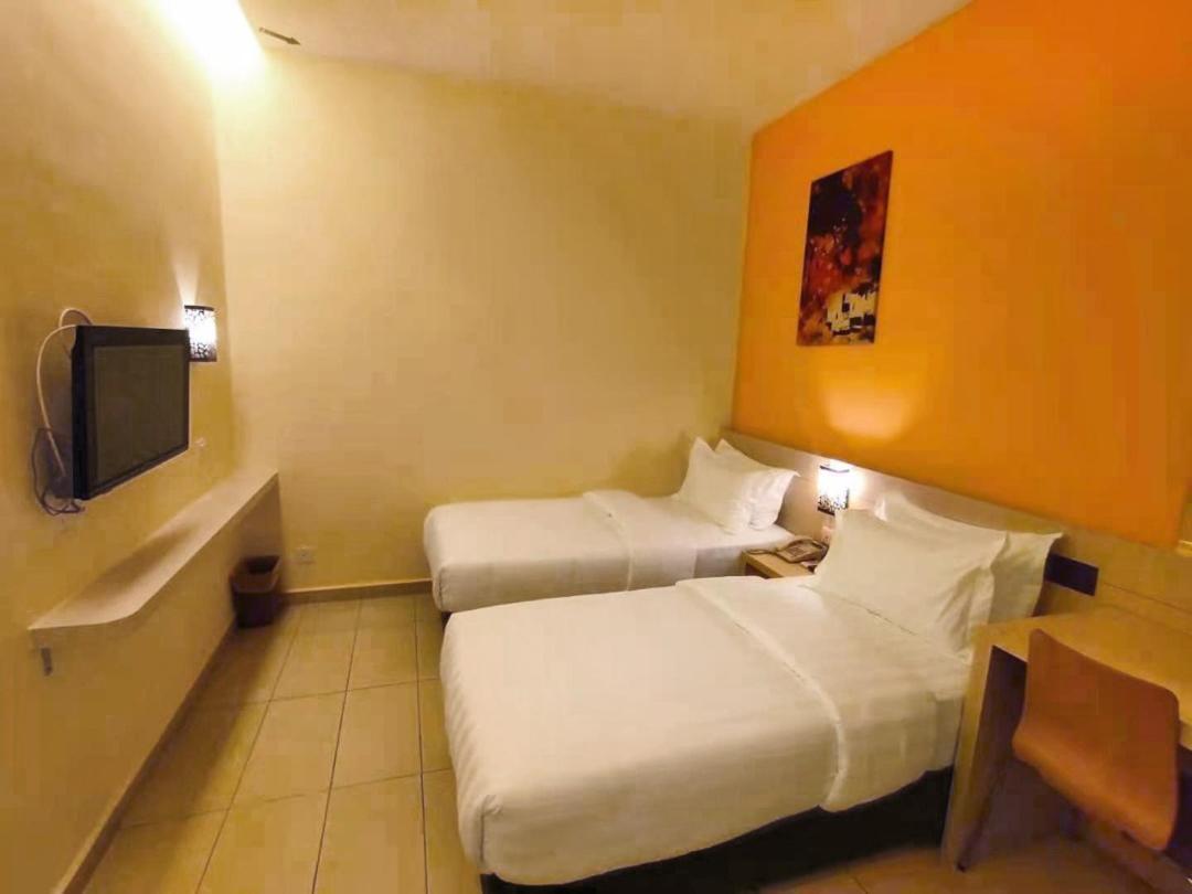 Kluang Riverview Hotel Buitenkant foto