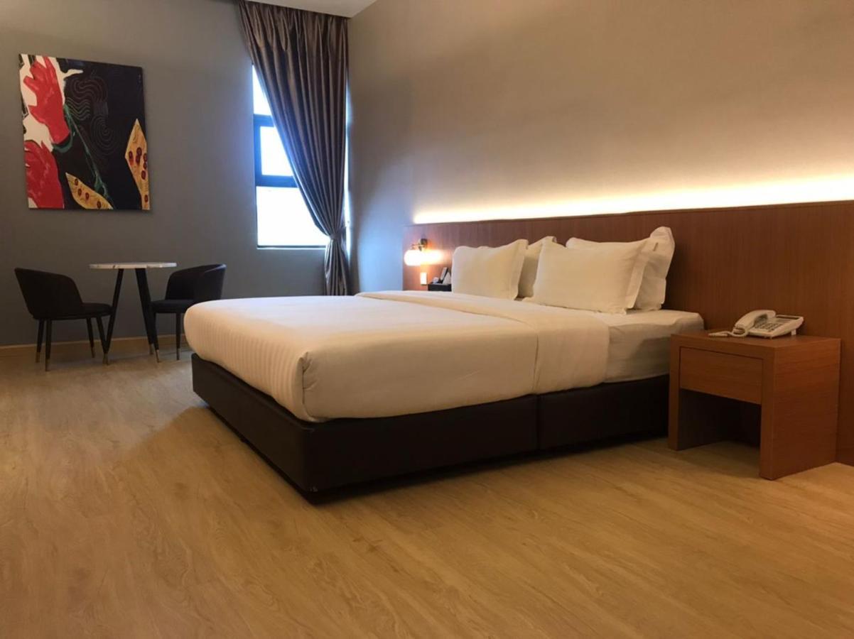 Kluang Riverview Hotel Buitenkant foto